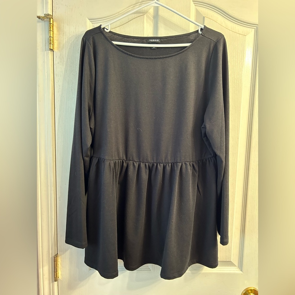 Brand New, Never Worn Torrid baby doll style long sleeve top - black - size 2x
